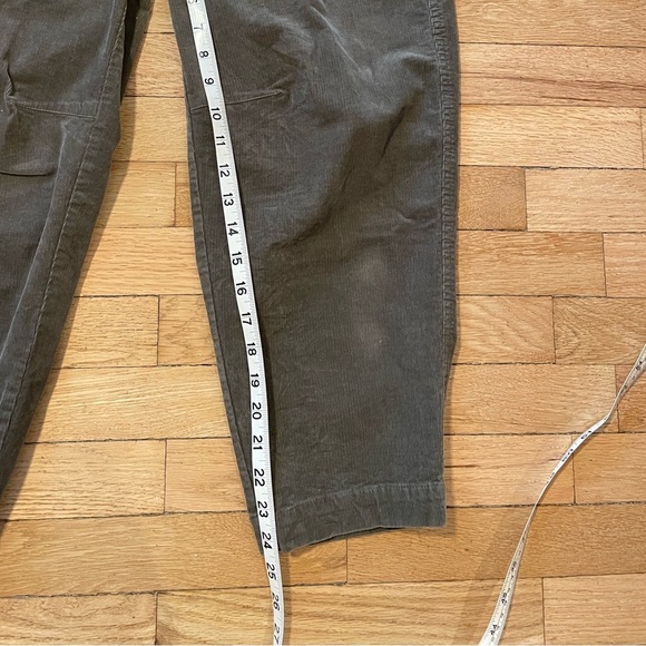 Banana Republic Wide Barrel Leg Cropped Olive Green Corduroy Pants Womens 8 - Picture 6 of 7